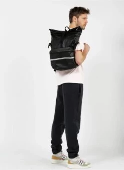 Eastpak Rugzak Maclo 15,6" Tarp Black -Mode Tassen eastpak rugzak fietstas maclo 156 black eastpak 878412