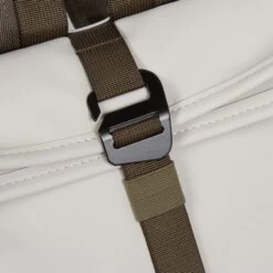 New Rebels Tim S Waterproof Flap Rugzak Beige / Olive -Mode Tassen new rebels tim s waterproof flap rugzak beige olive new rebels 747907