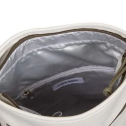 New Rebels Tim S Waterproof Flap Rugzak Beige / Olive -Mode Tassen new rebels tim s waterproof flap rugzak beige olive new rebels 892904